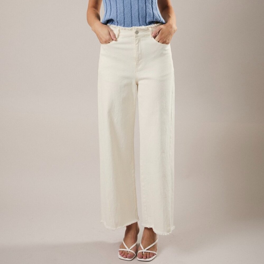 1 LEFT!! AROUND THE EDGES WHITE FRAYED DENIM JEANS